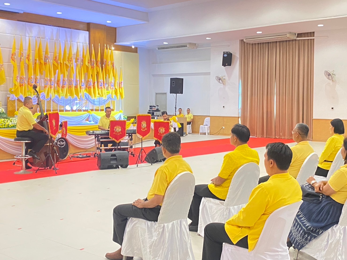 title - ร่วมพิธีกิจกรรมเฉลิมฉลองธงตราสัญลักษณ์งานเฉลิมพระเกียรติพระบาทสมเด็จพระเจ้าอยู่หัว เนื่องในโอกาสพระราชพิธีมหามงคลเฉลิมพระชนมพรรษา 6 รอบ 28 กรกฎาคม 2567 ของจังหวัดนครนายก ร่วมพิธีเปิดนิทรรศการเฉลิมพระเกียรติพระบาทสมเด็จพระเจ้าอยู่หัว เกี่ยวกับพระราชประวัติและพระราชกรณียกิจและรับชมการแสดงบูชาพญาสัตตนาคาปกป้องรักษาพระบาทไท้ เทิดพระเกียรติสยมภูวไนยราชามหาวชิราลงกรณ์